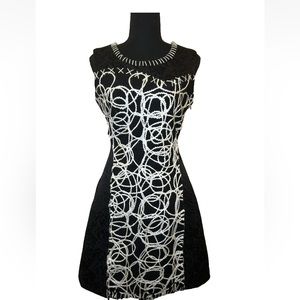 Paparazzi Black Embossed Knit Design Shift Dress Size Small